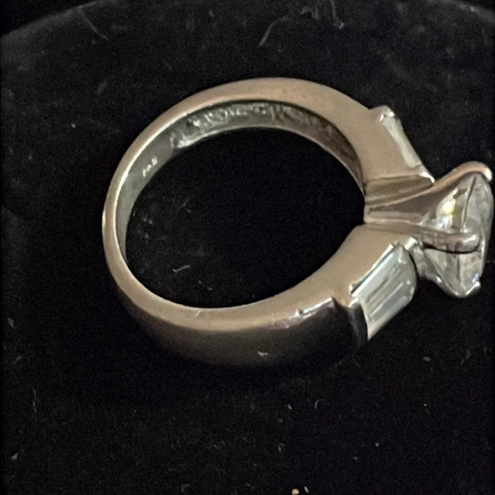 Estate cocktail ring CZ 925 signed FAS sterling 7”